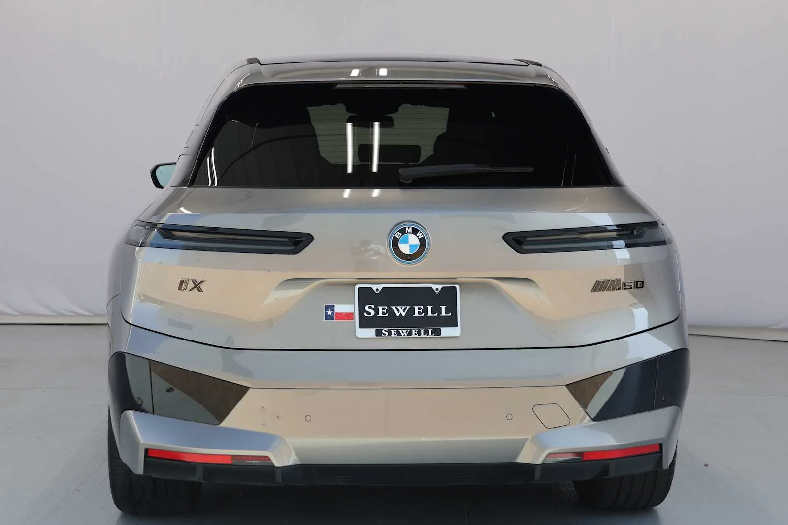 Used 2024 Oxide Grey Metallic BMW M60 image 7