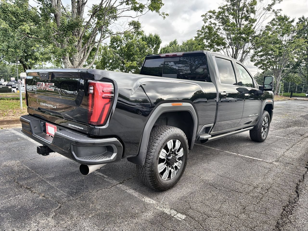 Used 2024 Onyx Black GMC Denali image 8