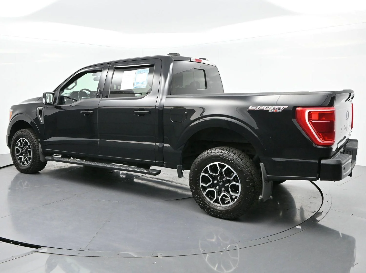 Used 2022 Agate Black Ford XLT image 5