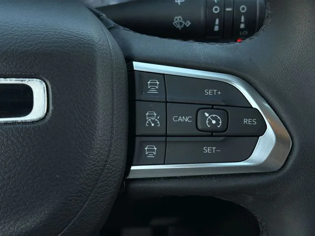 Used 2024 Gray Jeep Limited image 27