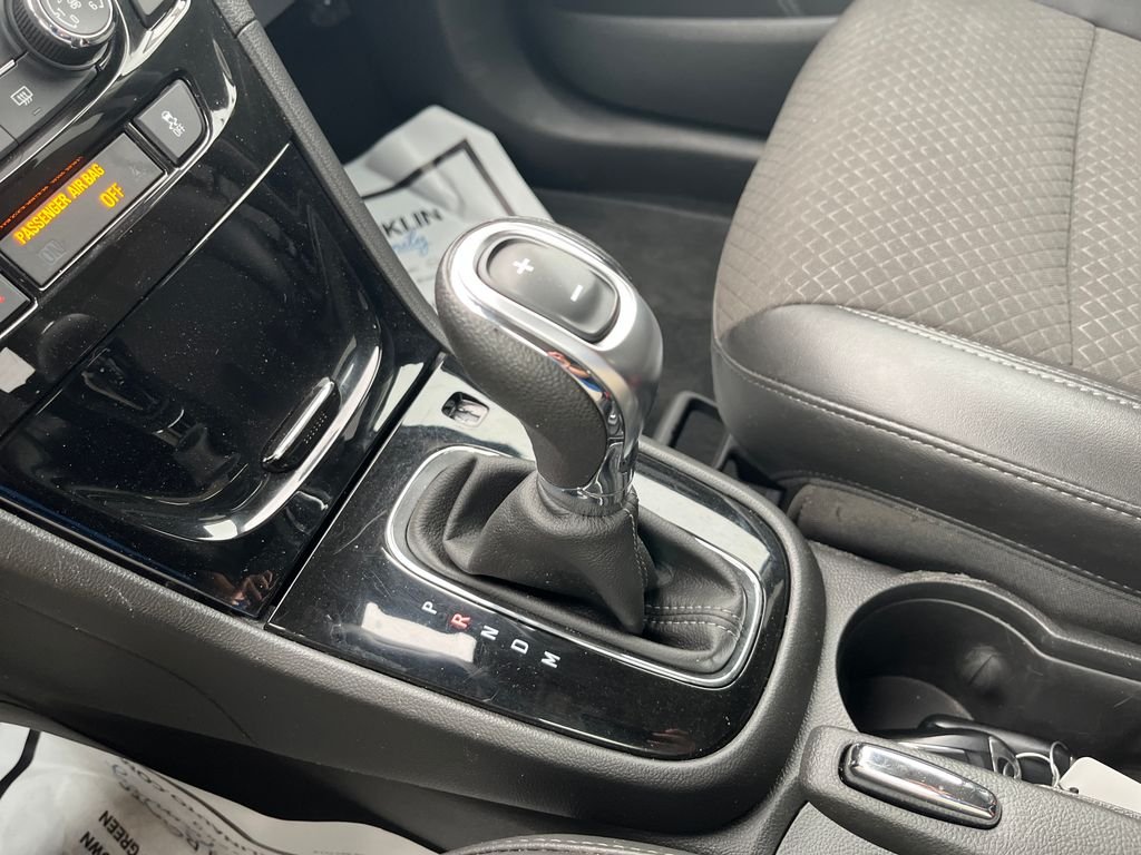 Used 2021 White Buick Preferred image 20