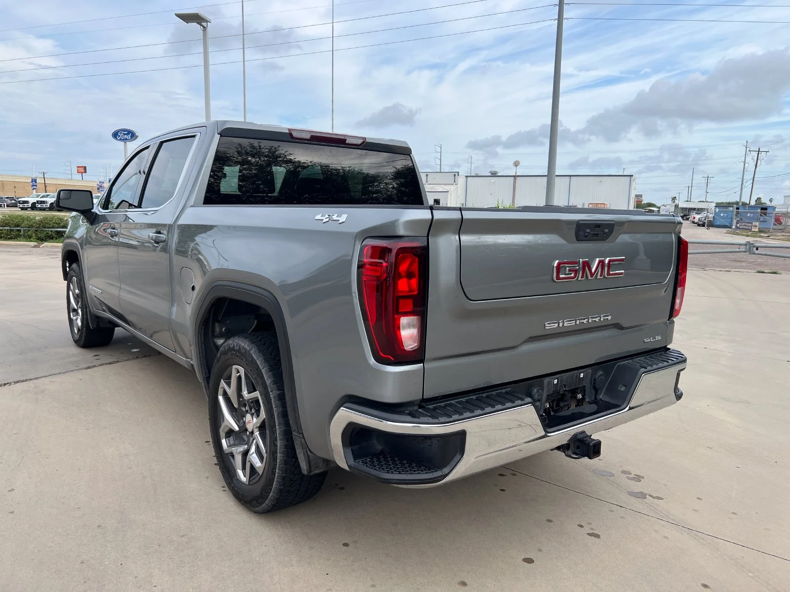 Used 2023 Silver GMC SLE image 3