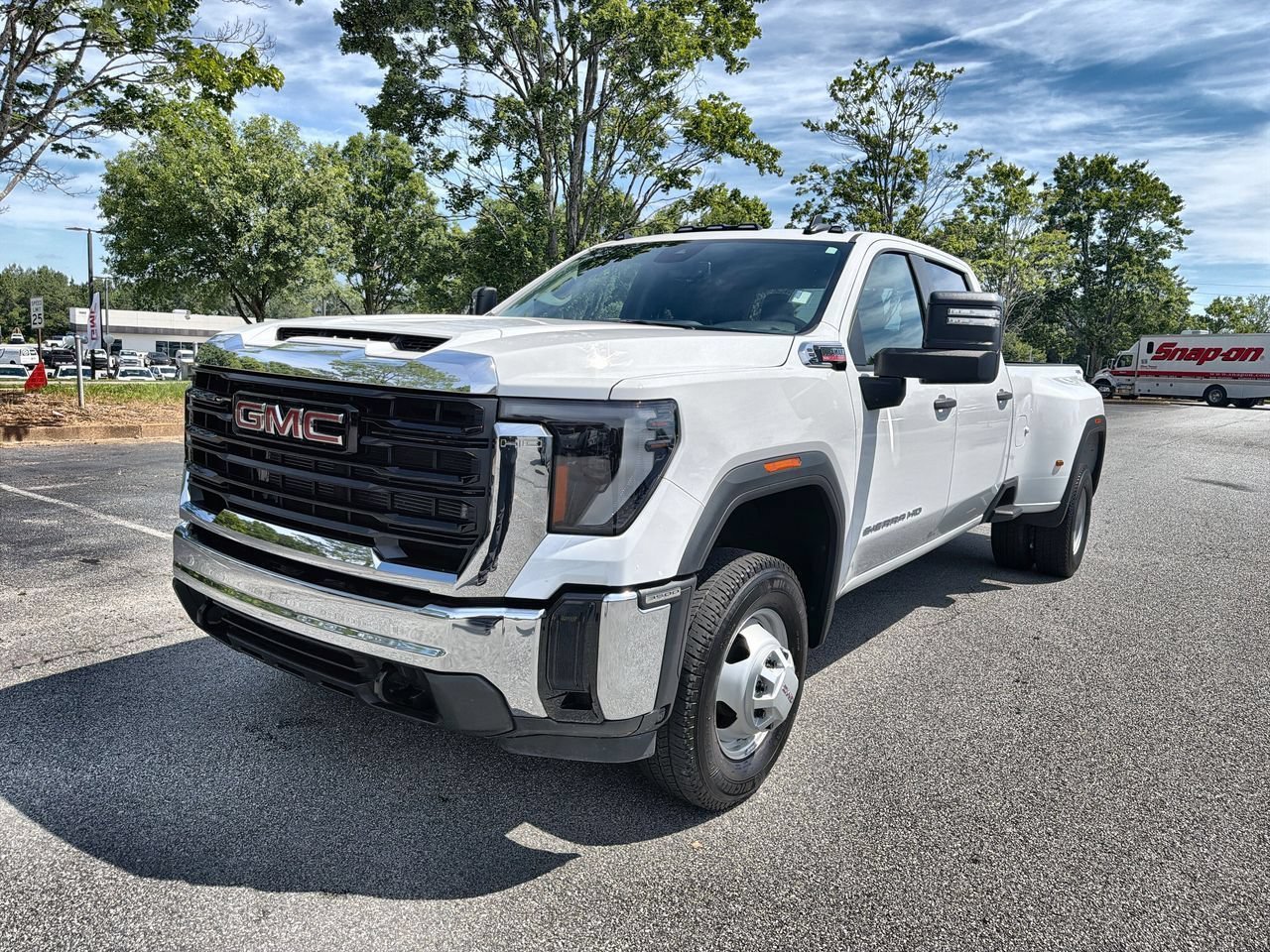 Used 2024 Summit White GMC Pro DRW image 4