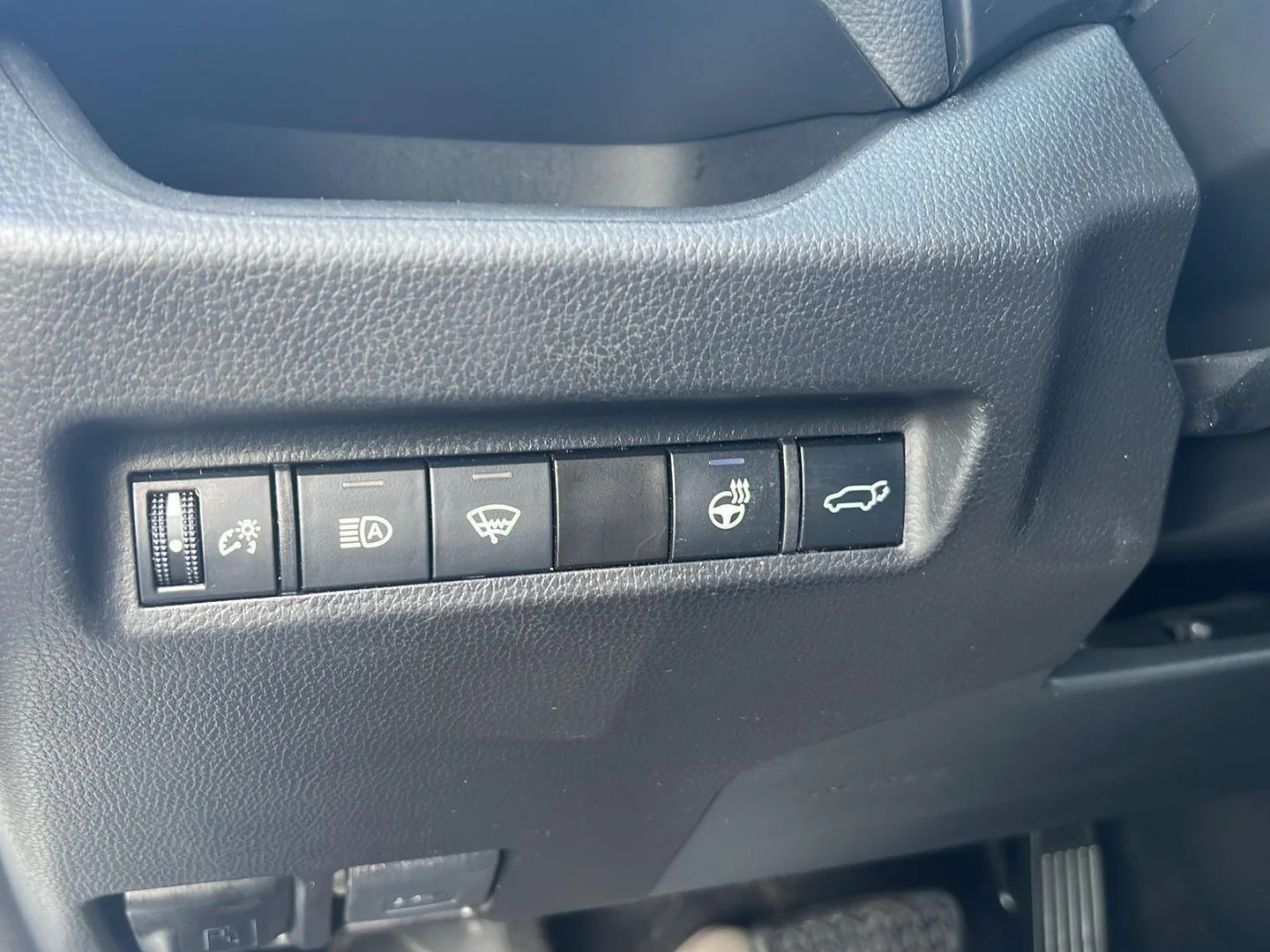 Used 2021 Super White Toyota XLE image 7