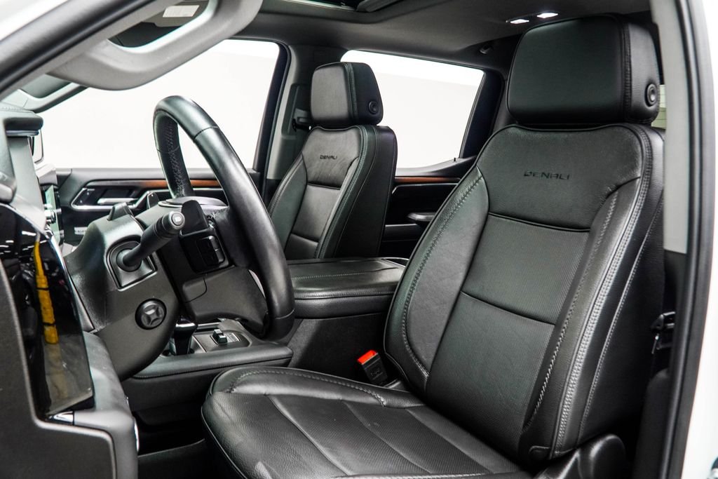 Used 2025 White GMC Denali image 38