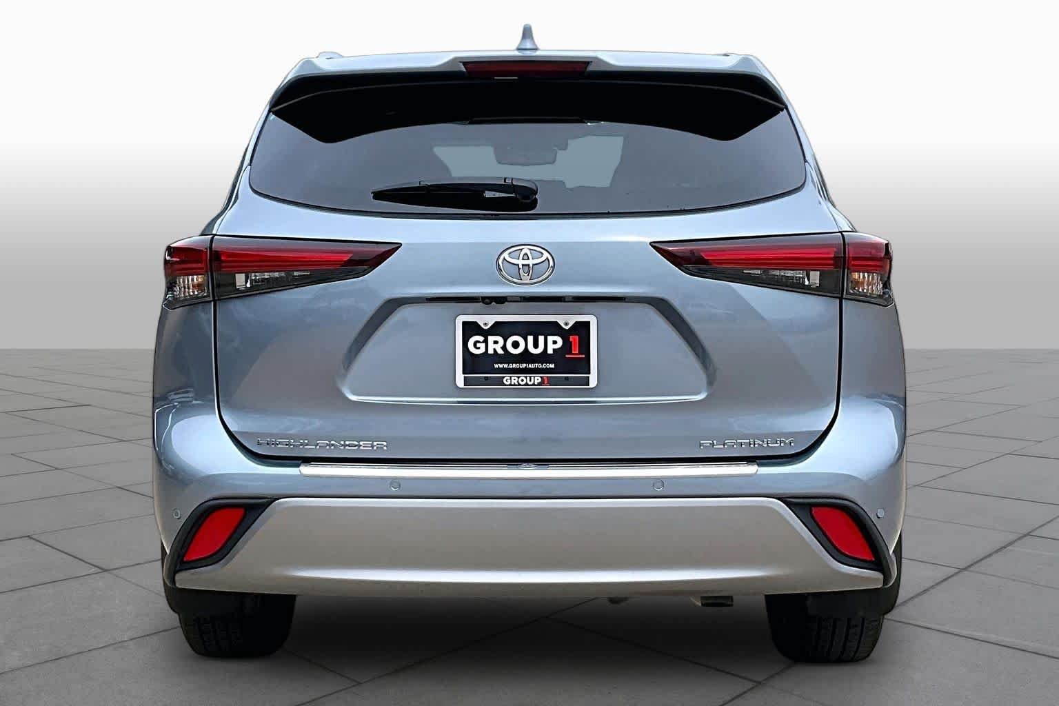 Used 2024 Moon Dust Toyota Platinum image 4