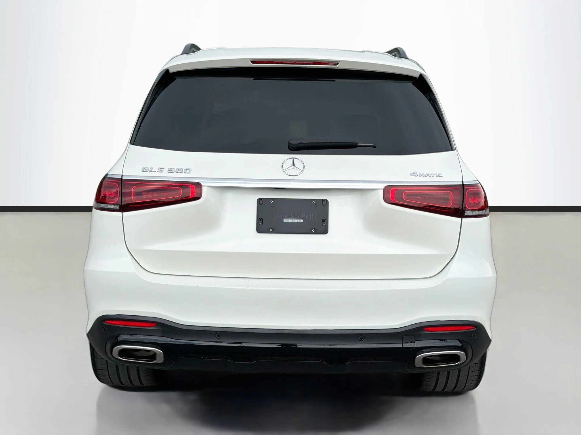 Used 2021 Diamond White Metallic Mercedes-Benz GLS 580 image 4