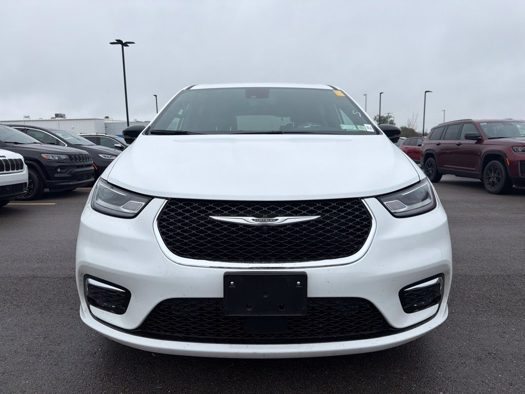 Used 2026 Chrysler Pacifica Select with VIN 2C4RC1BG1TR250405 for sale in Kansas City