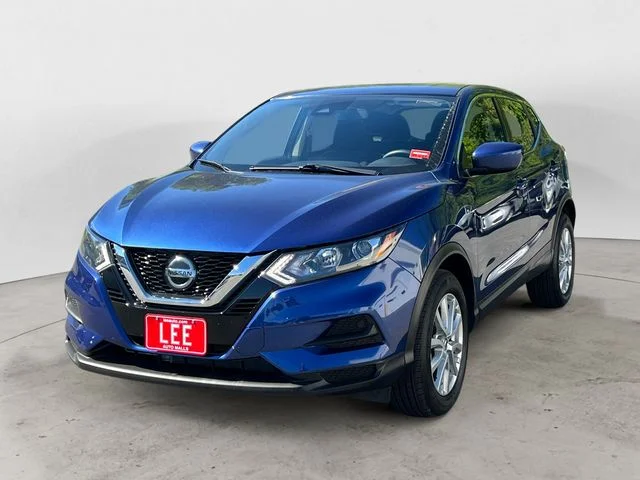 Used 2021 Blue Nissan S image 1