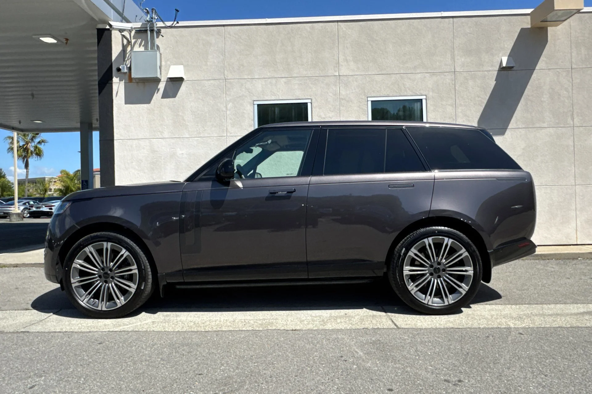 New 2026  Land Rover SE image 5