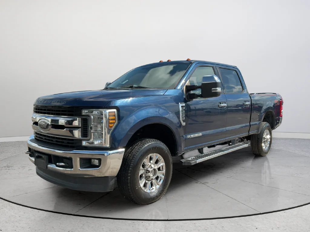 Used 2018 Blue Ford XLT image 3