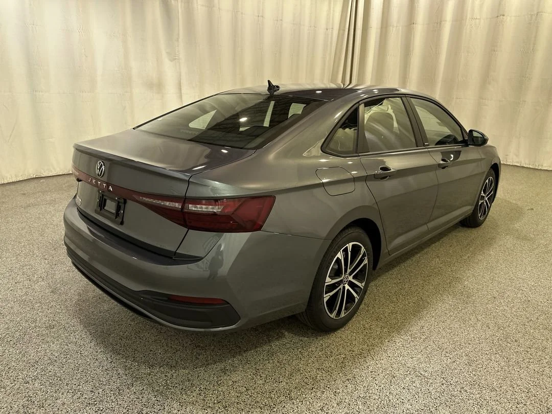 2026 Volkswagen Jetta Sport - Photo 8