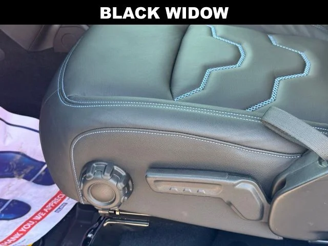2025 Jeep Wrangler 4-Door Willys - Photo 16
