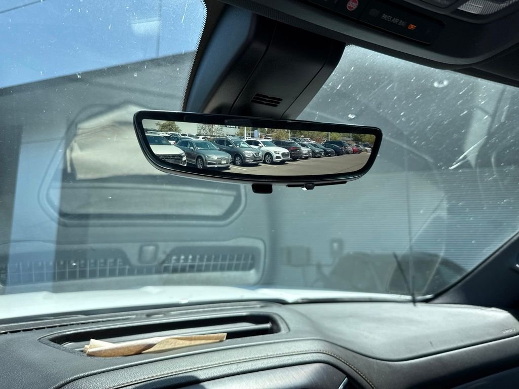 Used 2022 White GMC AT4 image 10