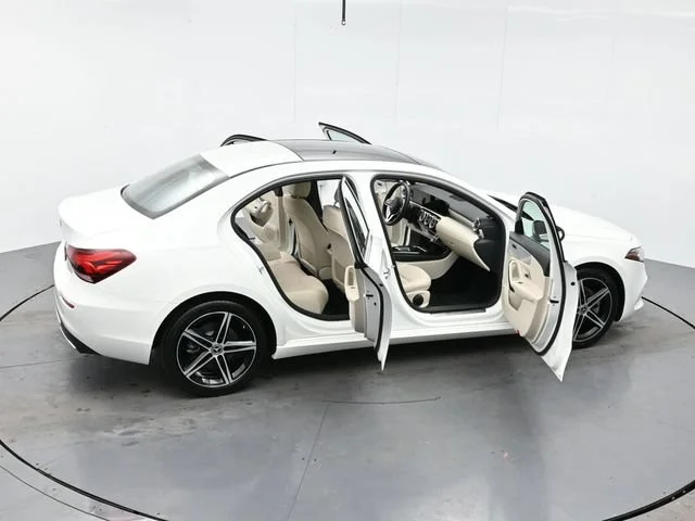 Used 2022 Polar White Mercedes-Benz A 220 image 44