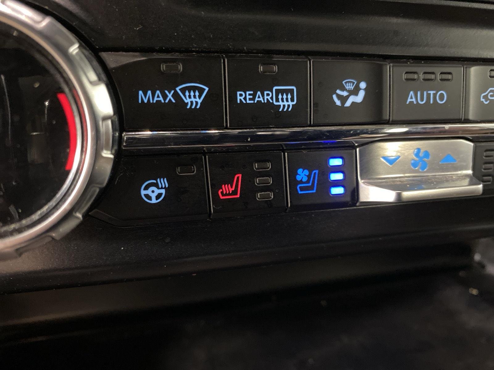 Used 2024 Iconic Silver Ford LARIAT image 20