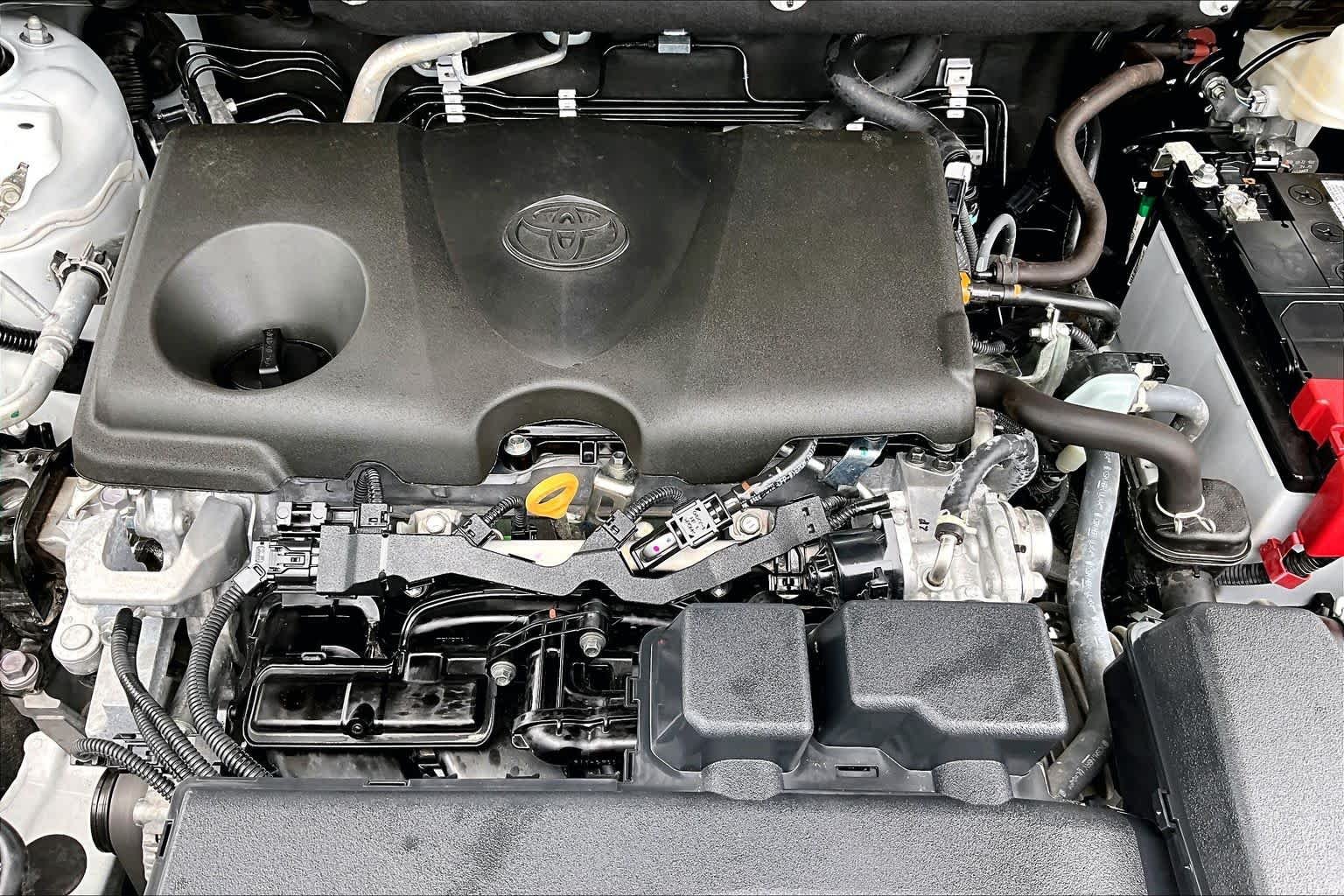 Used 2025 Ice Cap Toyota XLE image 33