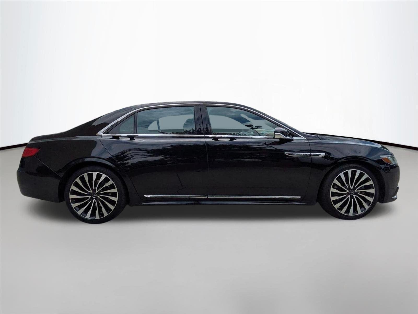 Used 2017 Diamond Black Lincoln Black Label image 12
