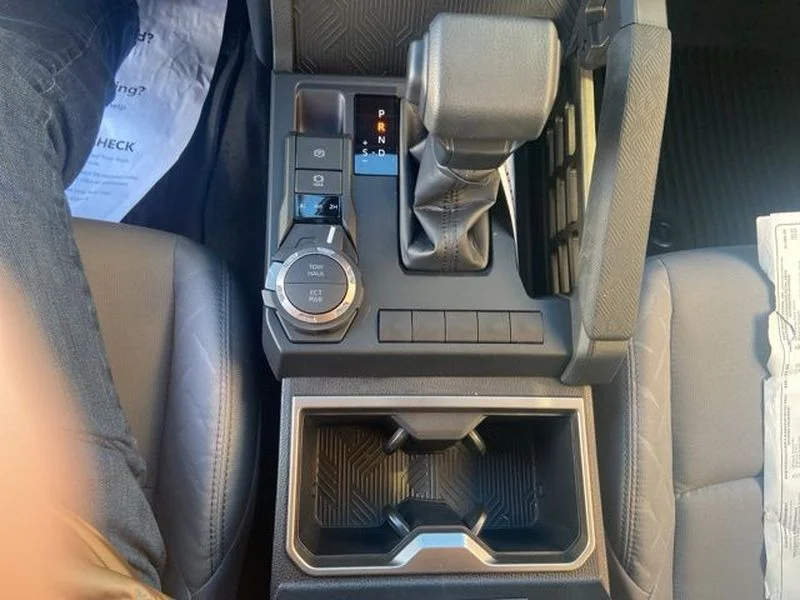 2026 Toyota Tacoma SR5 - Photo 21