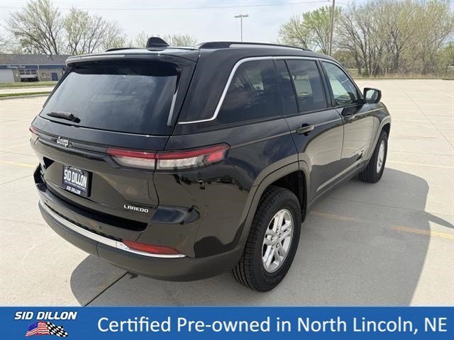Certified Used 2023 Diamond Black Crystal Pearlcoat Jeep Laredo image 8
