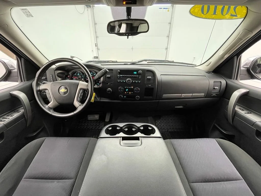 Used 2010 TAUPE GRAY METALLIC Chevrolet LT image 3