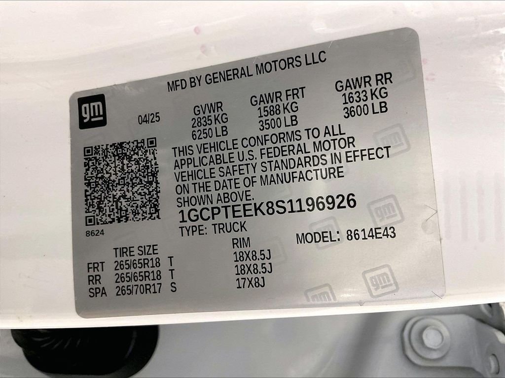 Used 2025 White Chevrolet Trail Boss image 36