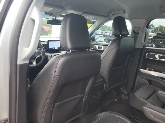 Used 2023 Silver Ford XLT image 13