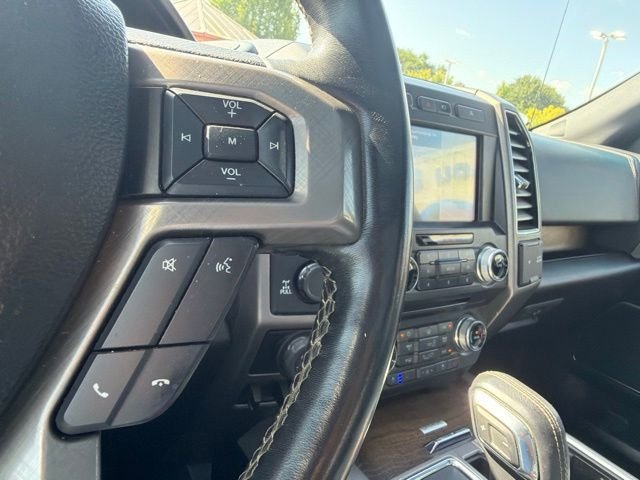 Used 2018 White Platinum Clearcoat Metallic Ford Limited image 28