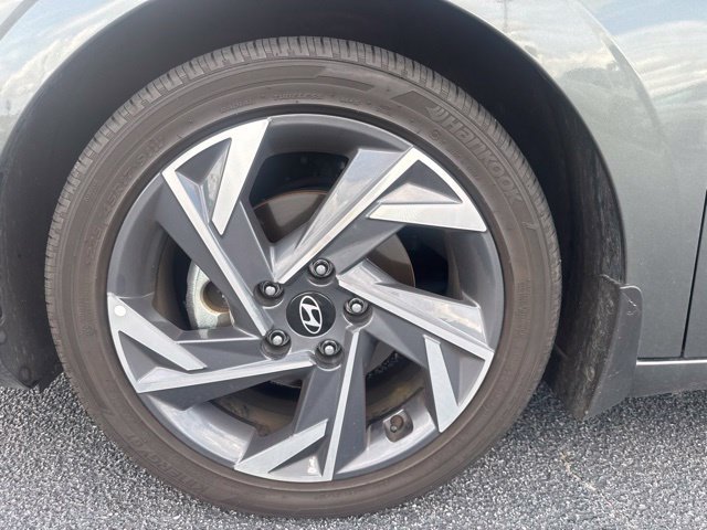 Used 2025 Gray Hyundai SEL Sport image 12