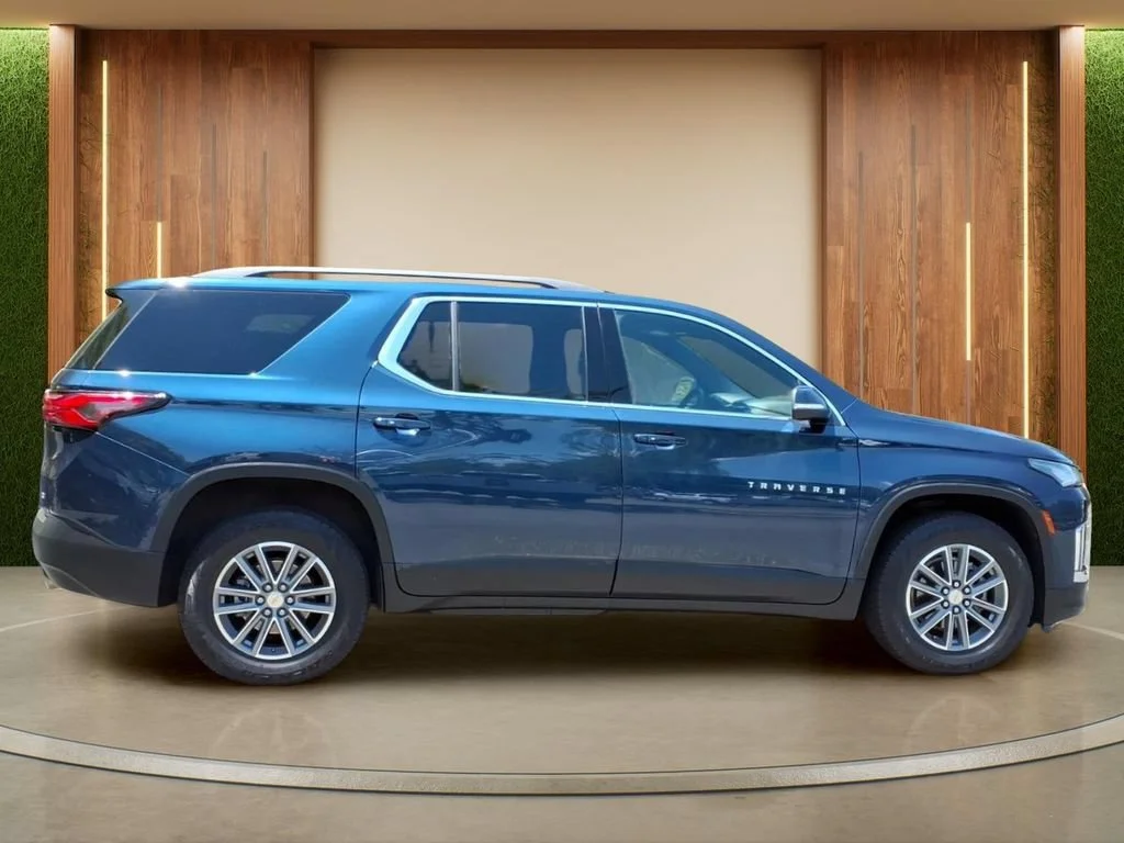 Used 2022 Northsky Blue Metallic Chevrolet LT Cloth image 35
