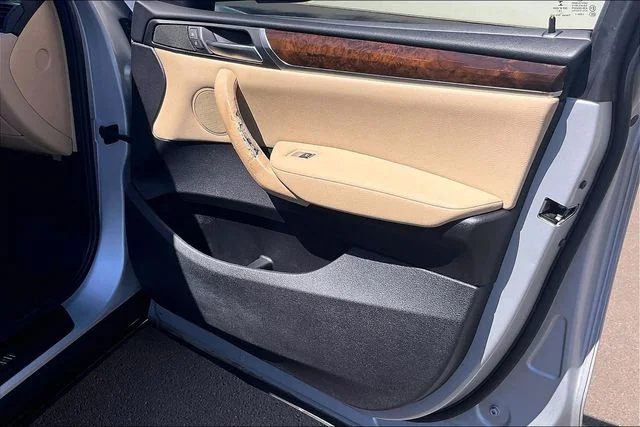 Used 2017 Glacier Silver Metallic BMW sDrive28i image 22