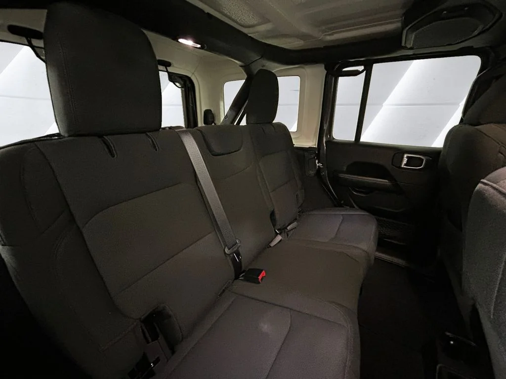 Used 2021 Gray Jeep Unlimited Sahara image 16