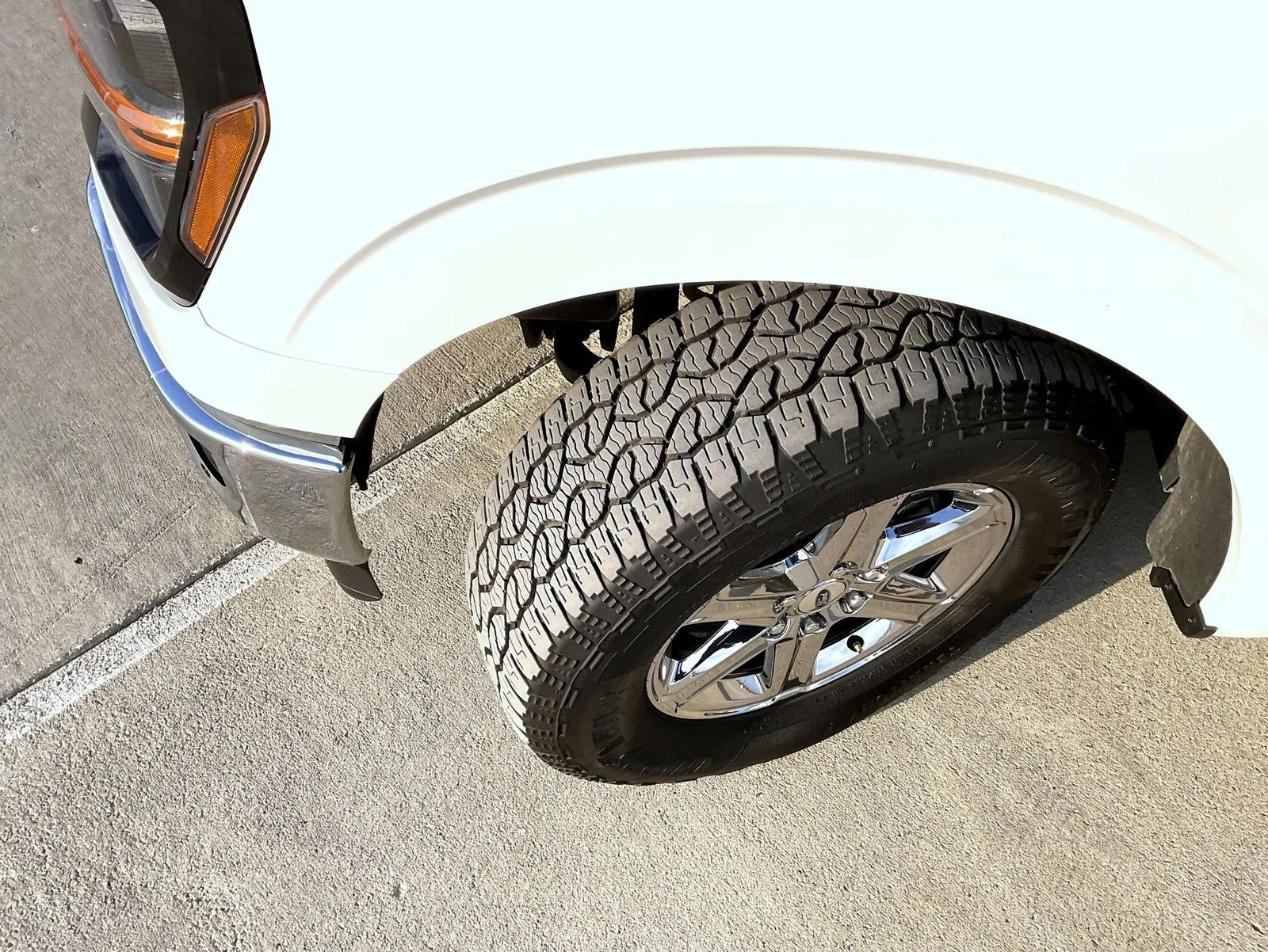 Used 2025 White Ford XLT image 23