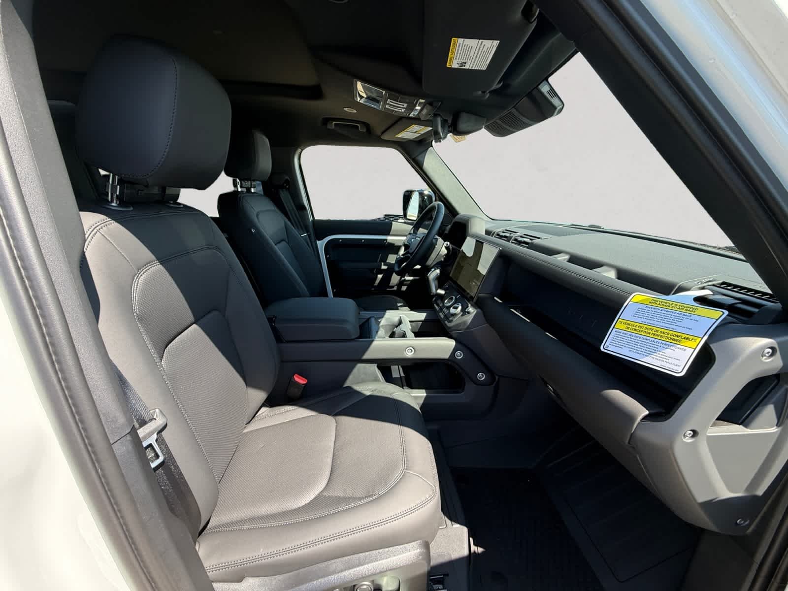 New 2026 Fuji White Land Rover X-Dynamic SE image 15