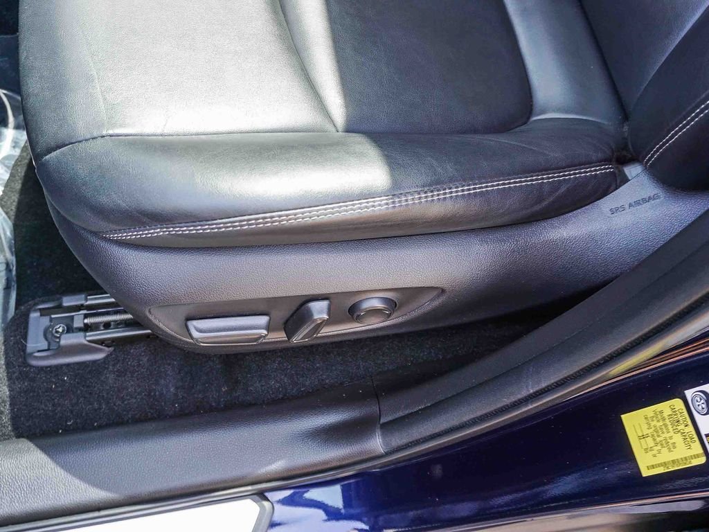 Used 2023  Toyota XLE Premium image 19