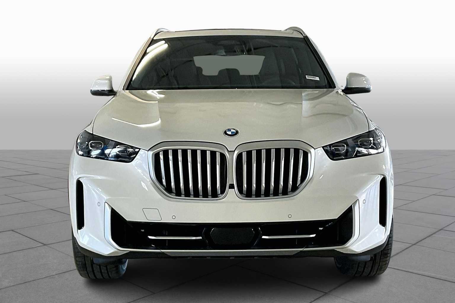 Used 2026 Mineral White Metallic BMW sDrive40i image 3