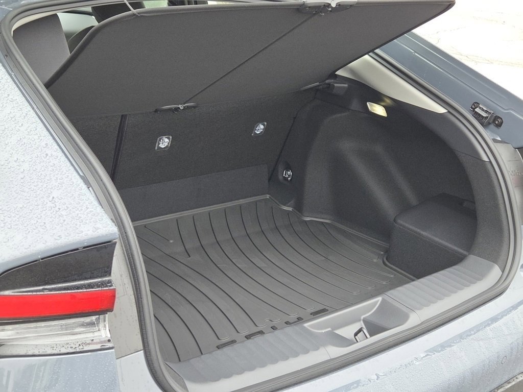 2026 Toyota Prius LE - Photo 24