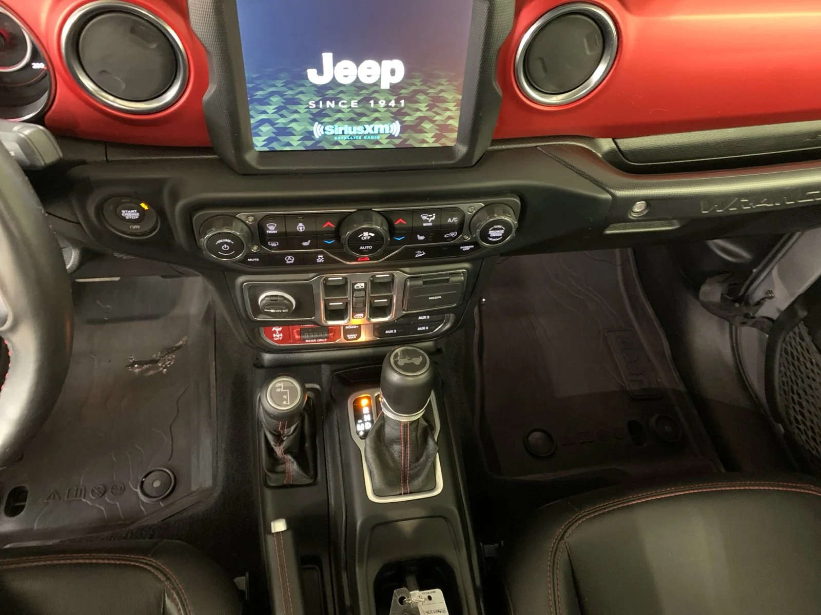Used 2021 Billet Silver Metallic Clear Coat Jeep Unlimited Rubicon image 15