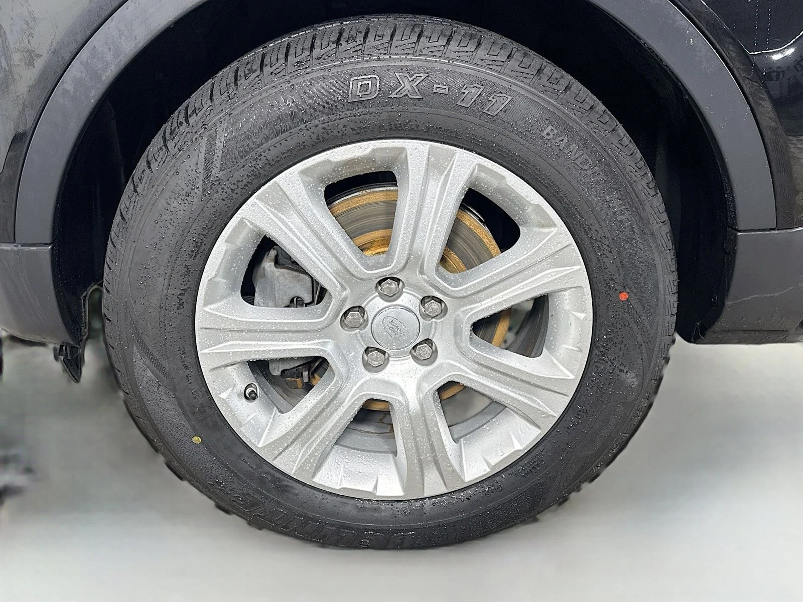 Used 2017  Land Rover SE image 34