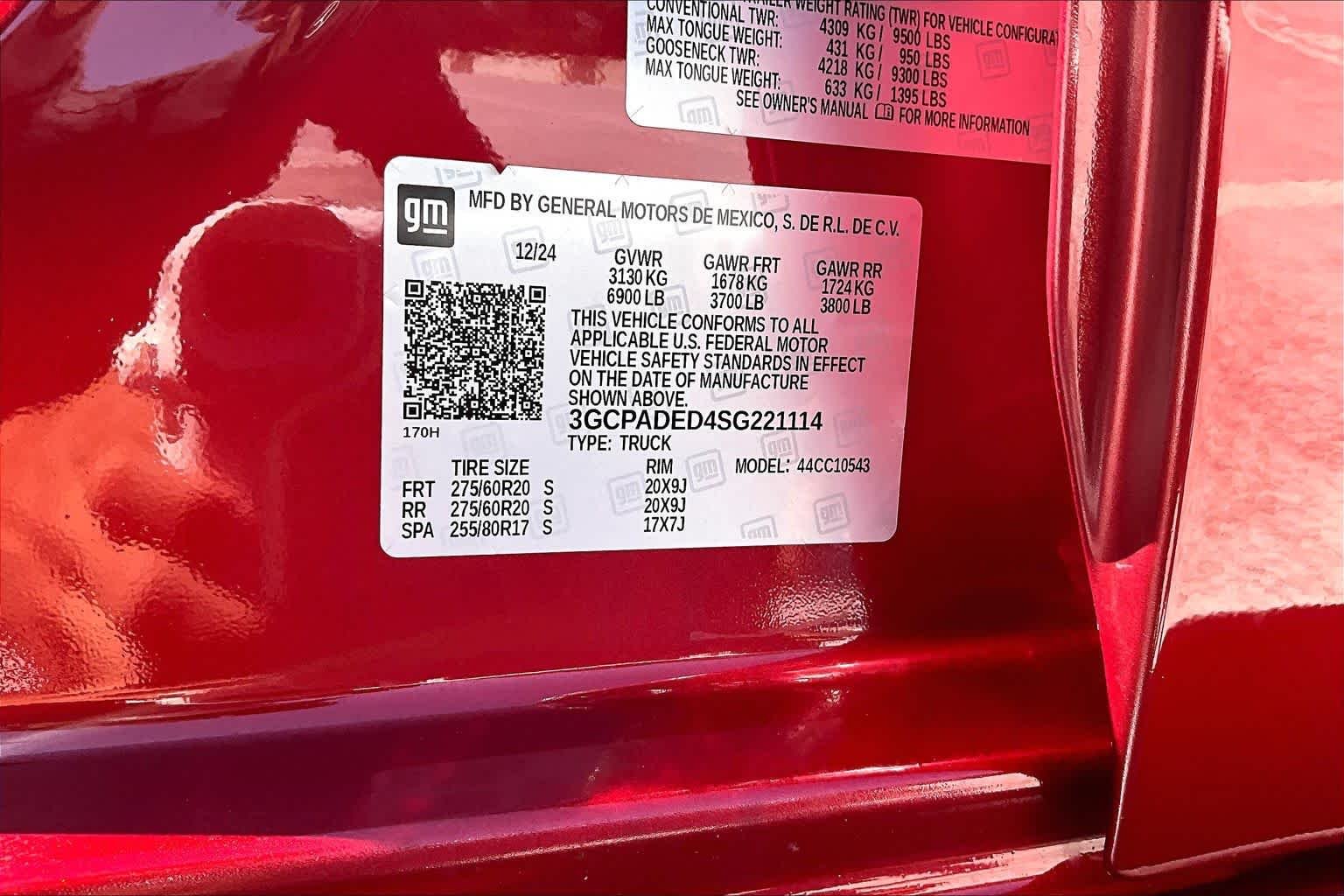 Used 2025 Radiant Red Tintcoat Chevrolet RST image 32