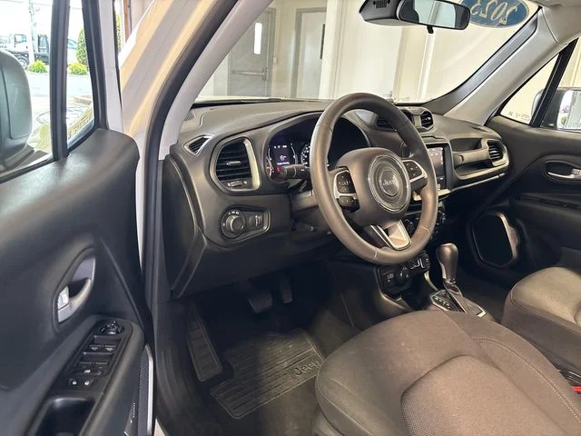 Used 2023 Alpine White Jeep Latitude image 6