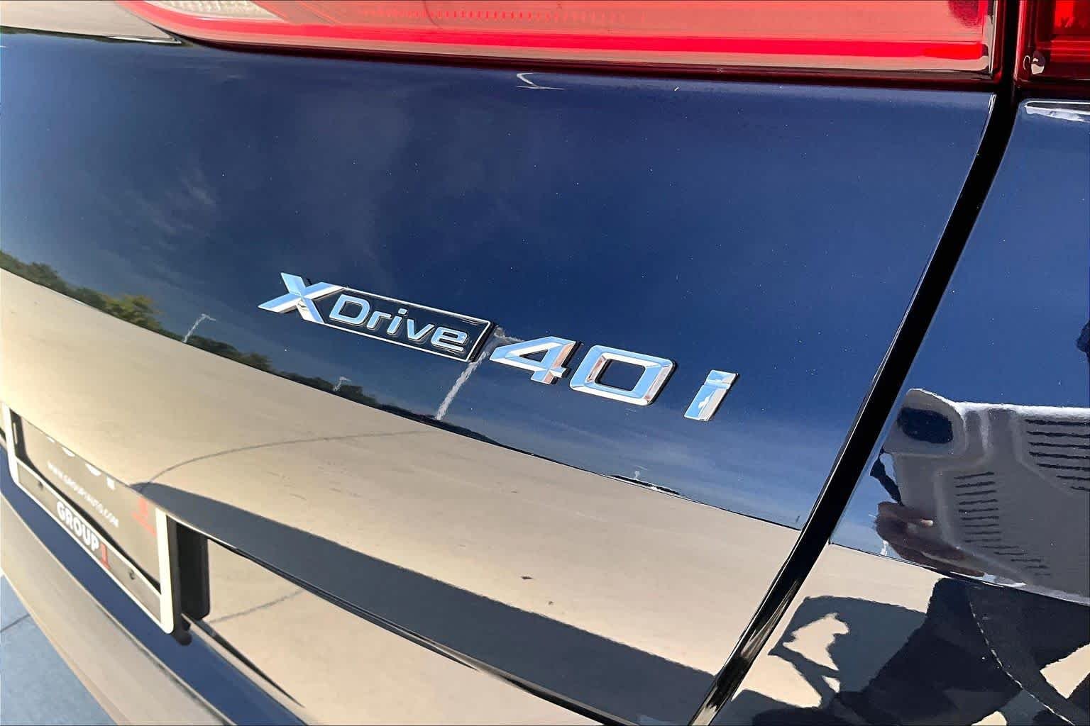 Used 2026 Carbon Black Metallic BMW xDrive40i image 9