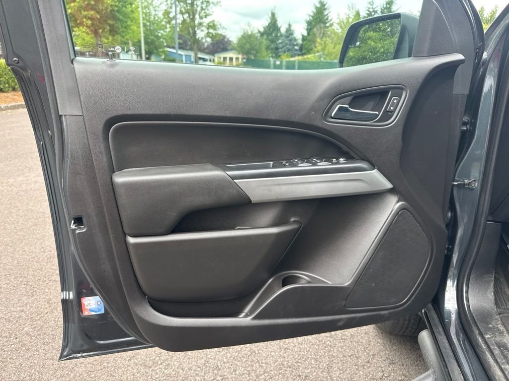Used 2018 Graphite Metallic Chevrolet LT image 16