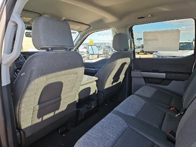 New 2027 Oxford White Ford F-350® XLT image 41