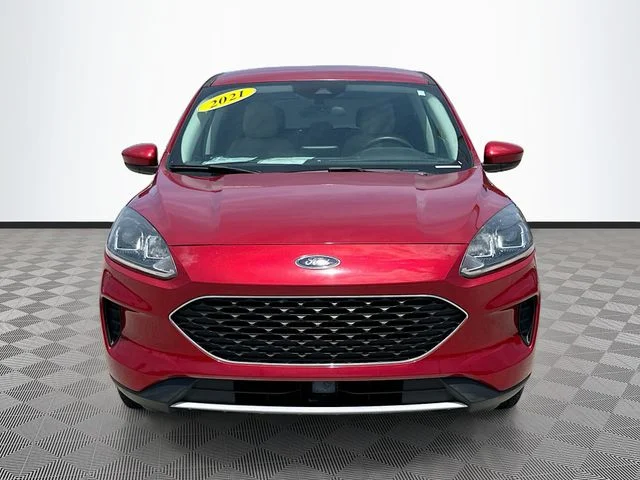 Used 2021 Red Ford SE image 2