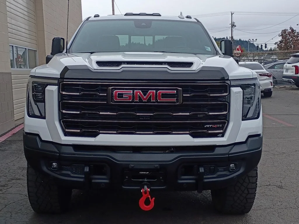 Used 2025 White GMC AT4X image 13