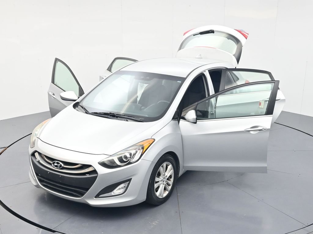 Used 2013 Shimmering Silver Metallic Hyundai Base image 52