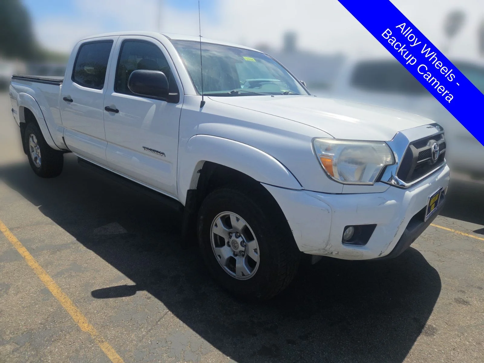Used 2015 Super White Toyota Base image 1