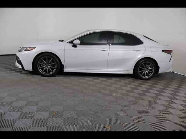 Used 2022 White Toyota XSE image 2