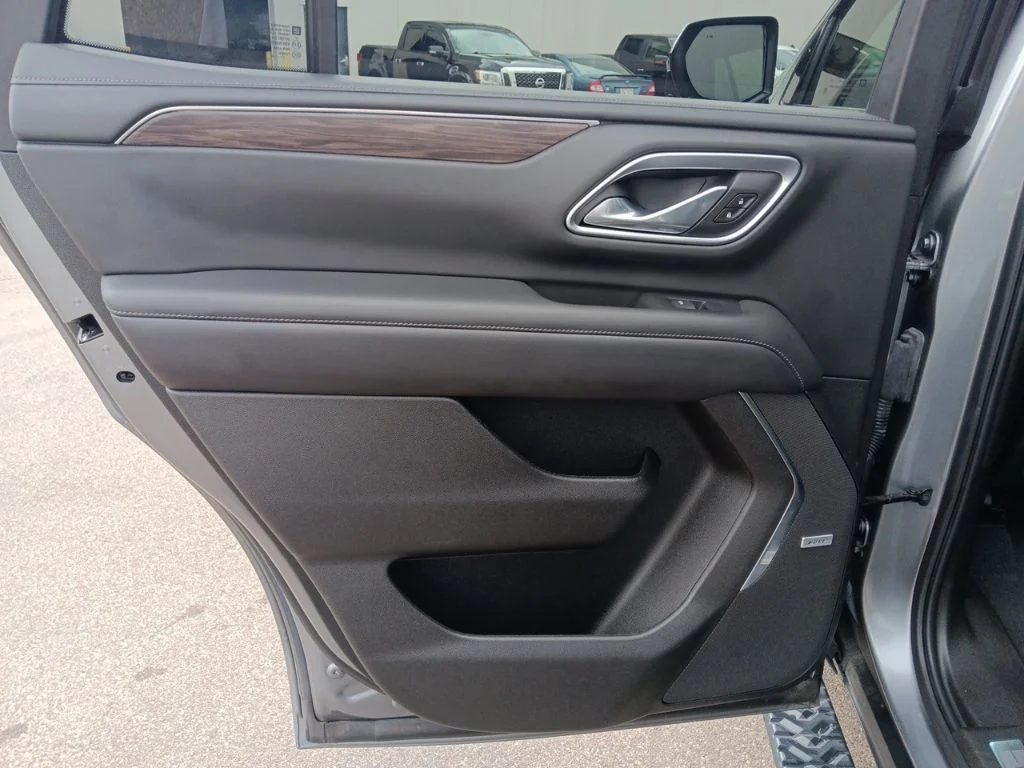 Used 2021 Satin Steel Metallic Chevrolet Z71 image 29